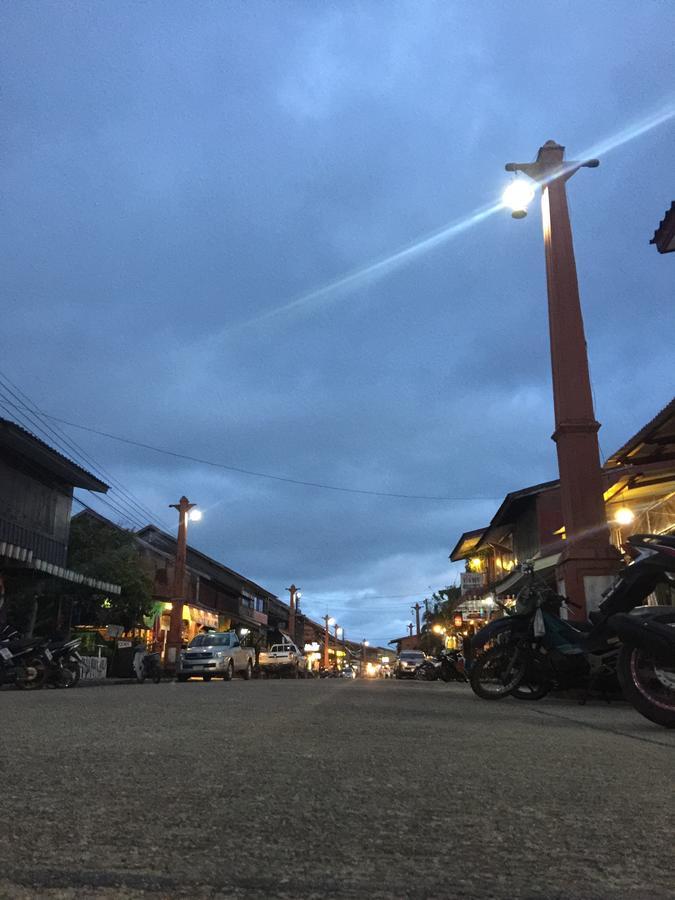 Malee Sirin Old Town Hotel Koh Lanta Exterior photo
